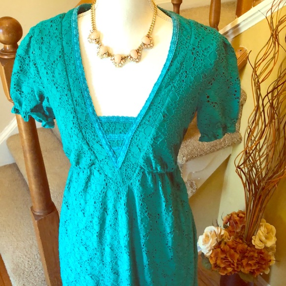 Eyelet Dress 💞 - Picture 3 of 8